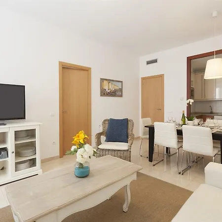 Wonderful 3 Bedroom In * Sitges