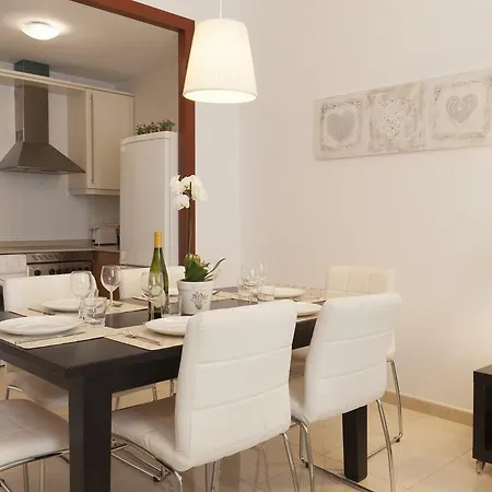 Wonderful 3 Bedroom In Apartamento Sitges