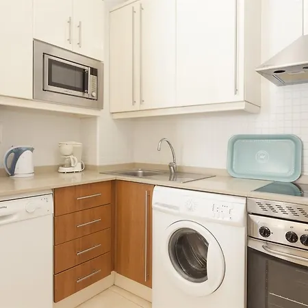 Wonderful 3 Bedroom In Apartamento